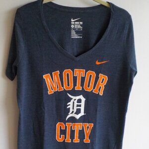 Nike Tee - Womens  Medium /Large - Detroit Motor City - Short Sleeve